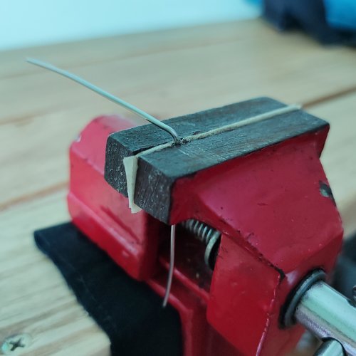 Mei Tan's Bending Wire to A Tight 90-Degree Bend - , General Education, Tools, , secure the wire on the vice jaws